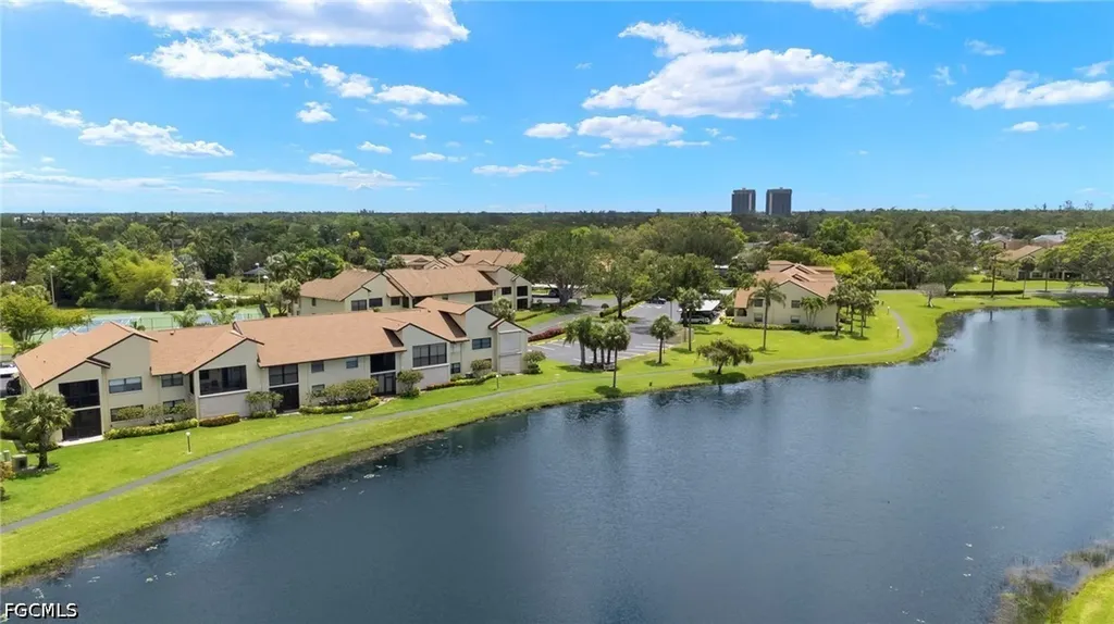 8411 Charter Club Circle Fort Myers FL 33919