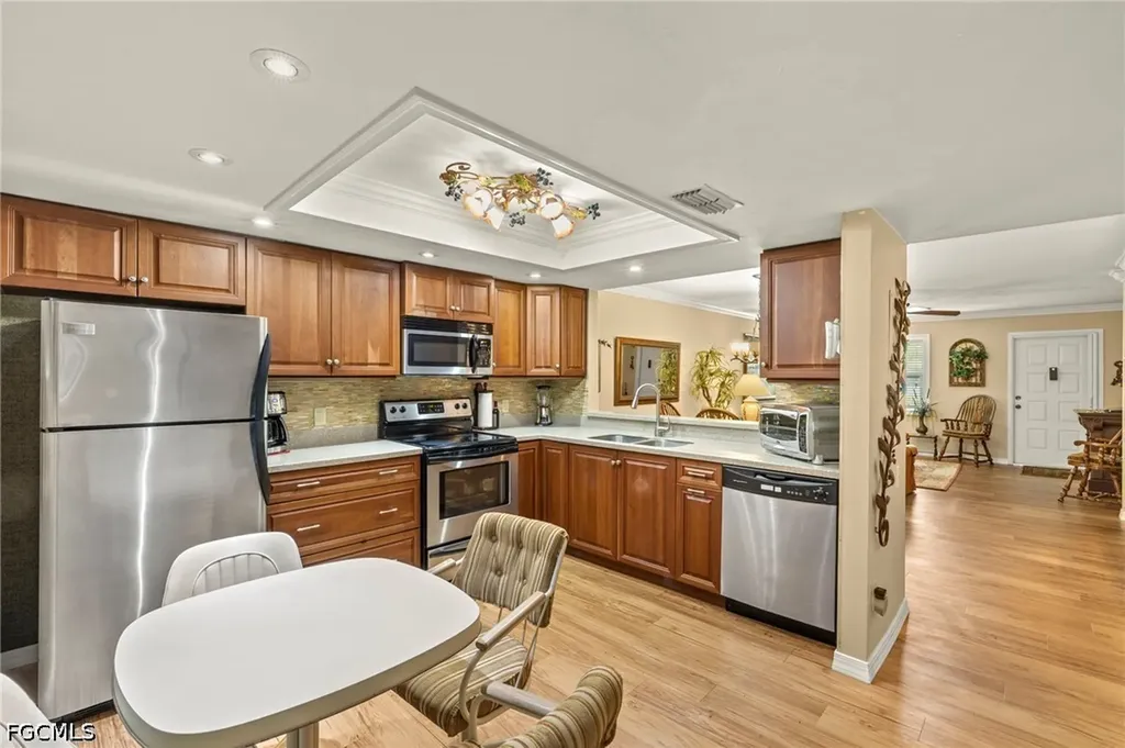 8411 Charter Club Circle Fort Myers FL 33919
