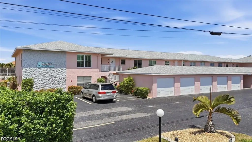 1333 SE 40th Terrace Cape Coral FL 33904