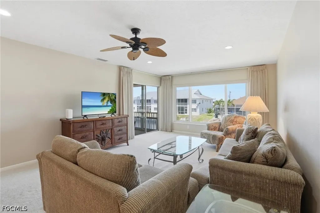 1333 SE 40th Terrace Cape Coral FL 33904
