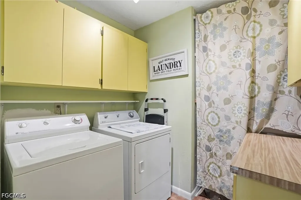 1333 SE 40th Terrace Cape Coral FL 33904