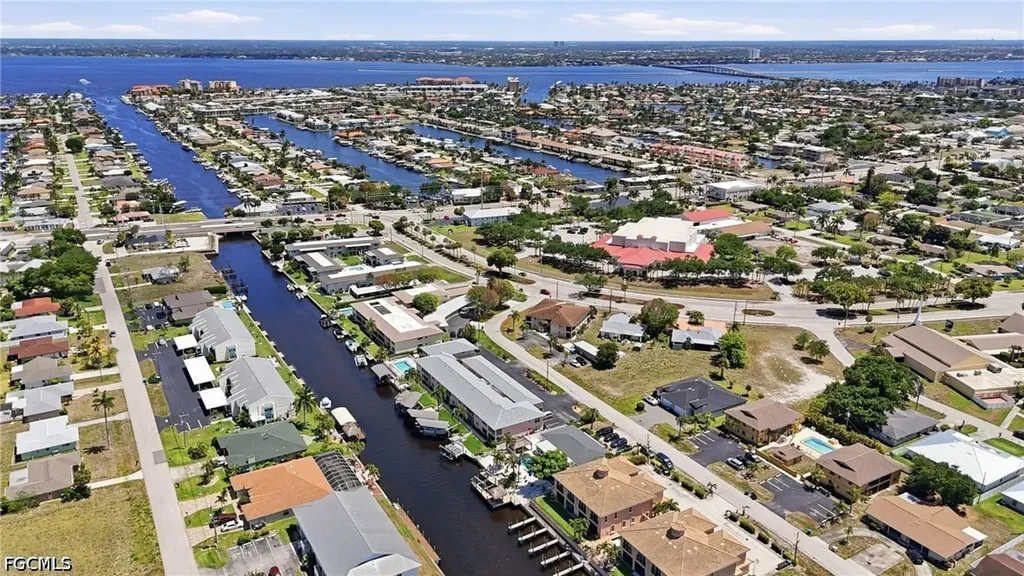 1333 SE 40th Terrace Cape Coral FL 33904