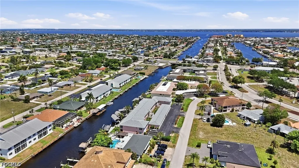 1333 SE 40th Terrace Cape Coral FL 33904