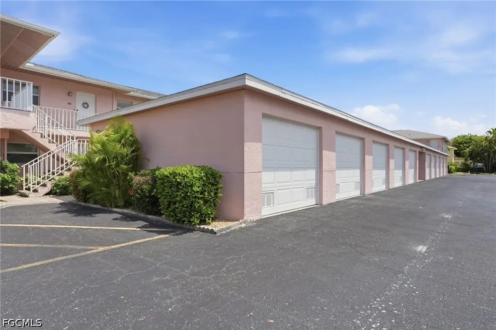 1333 SE 40th Terrace Cape Coral FL 33904