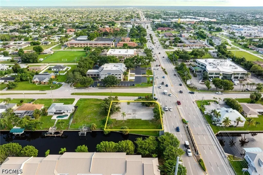 1532 Shelby Parkway Cape Coral FL 33904