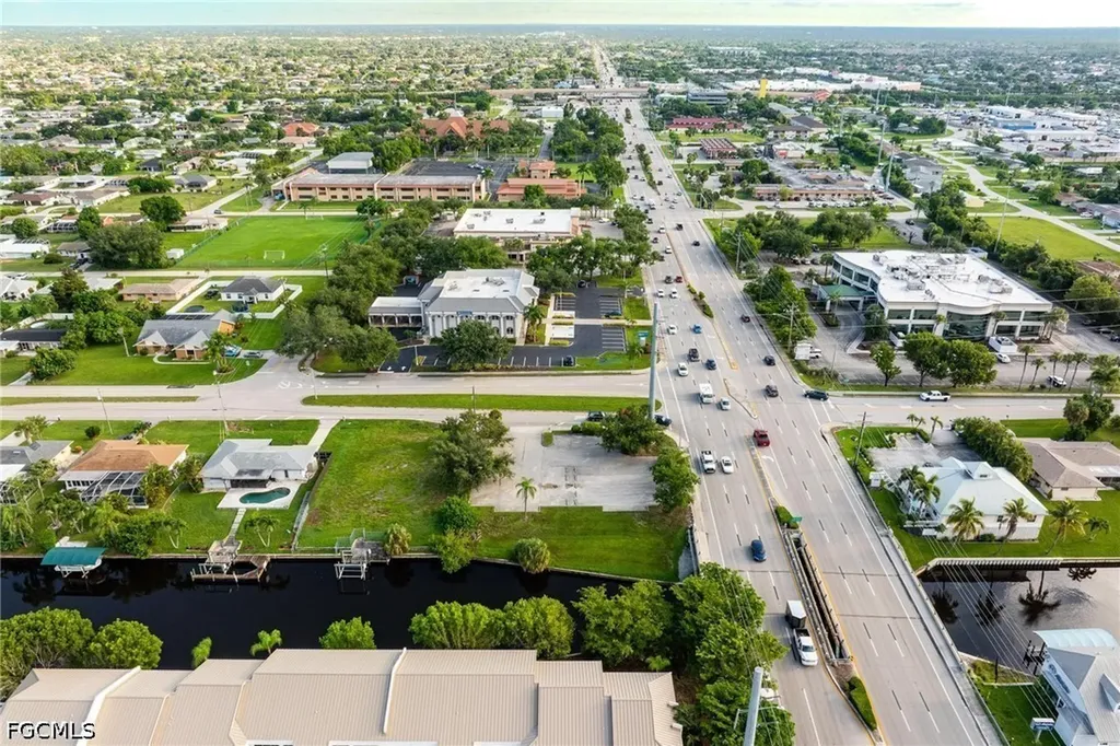 1532 Shelby Parkway Cape Coral FL 33904