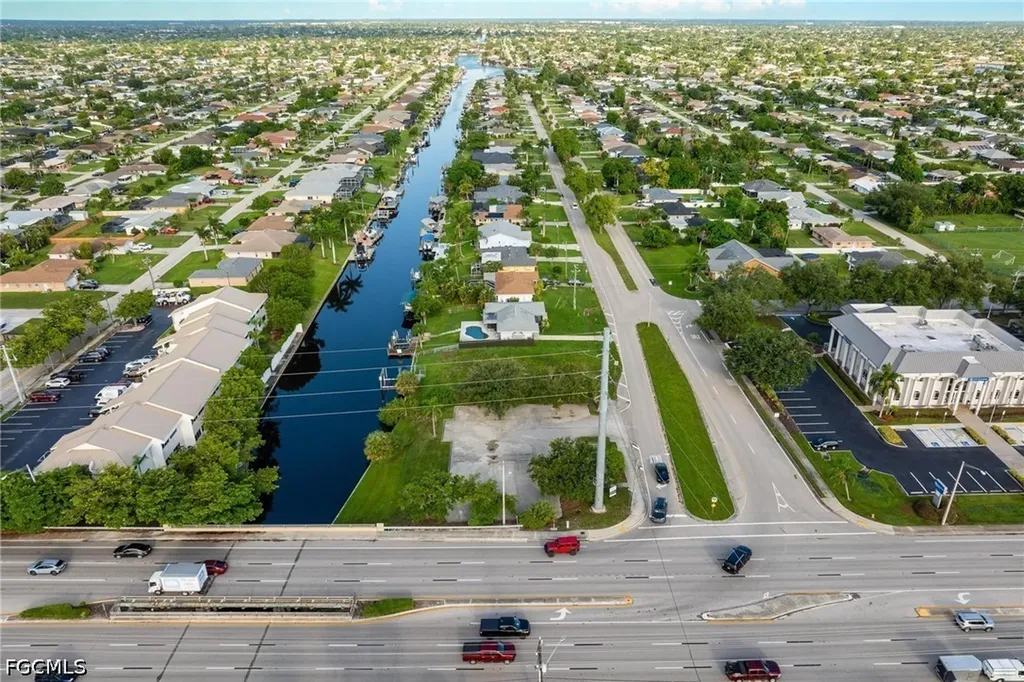 1532 Shelby Parkway Cape Coral FL 33904