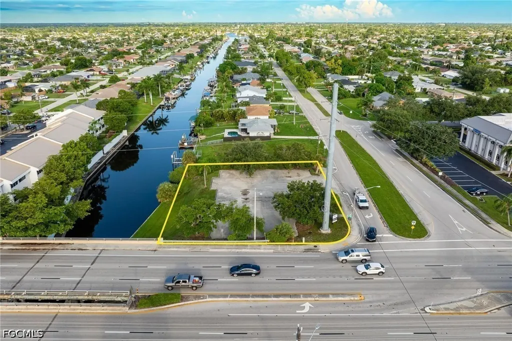 1532 Shelby Parkway Cape Coral FL 33904