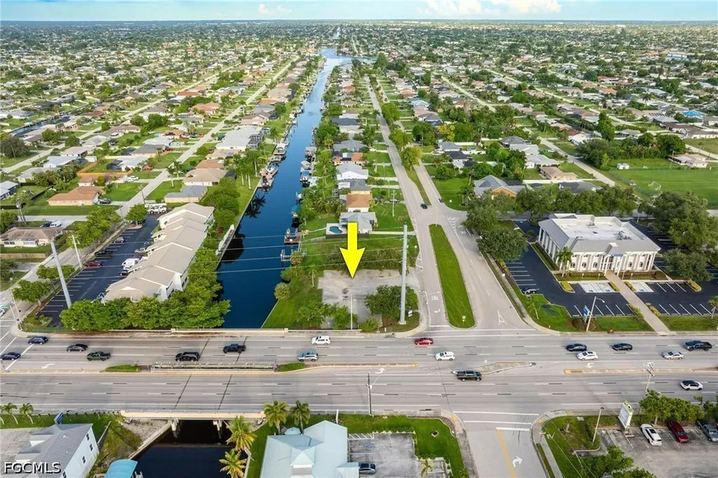 1532 Shelby Parkway Cape Coral FL 33904