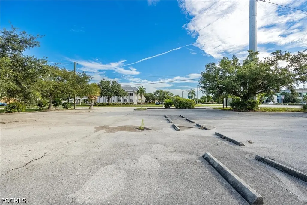 1532 Shelby Parkway Cape Coral FL 33904