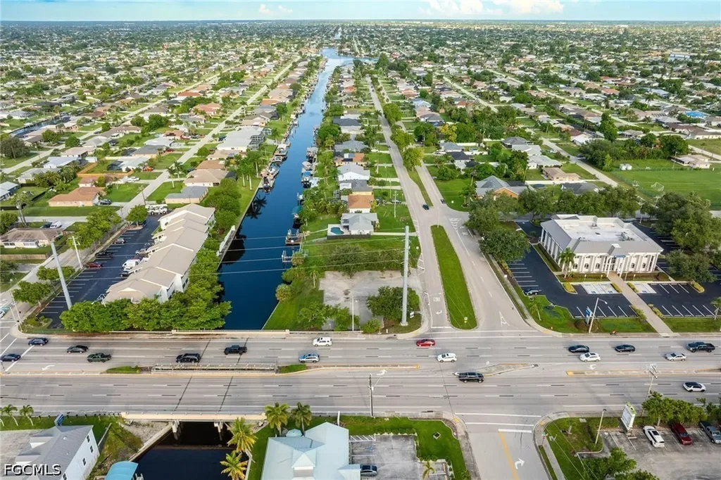 1532 Shelby Parkway Cape Coral FL 33904