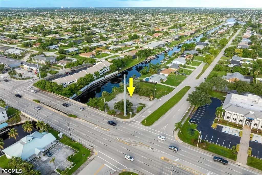 1532 Shelby Parkway Cape Coral FL 33904