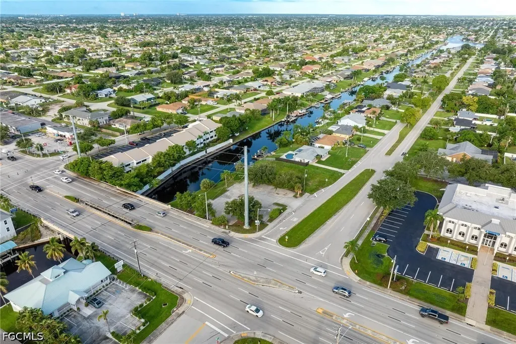 1532 Shelby Parkway Cape Coral FL 33904