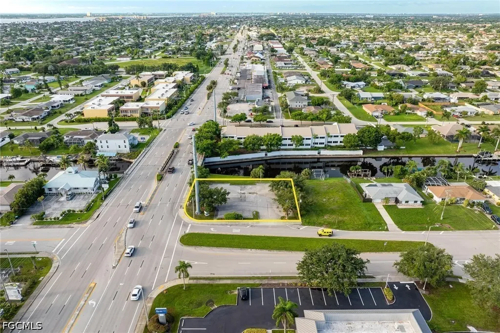 1532 Shelby Parkway Cape Coral FL 33904