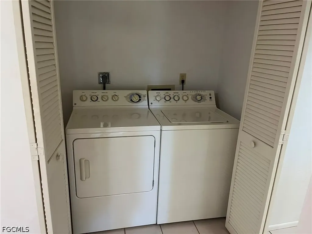 9627 Eaton Gardens Lane Fort Myers FL 33919