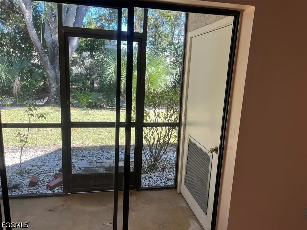 9627 Eaton Gardens Lane Fort Myers FL 33919