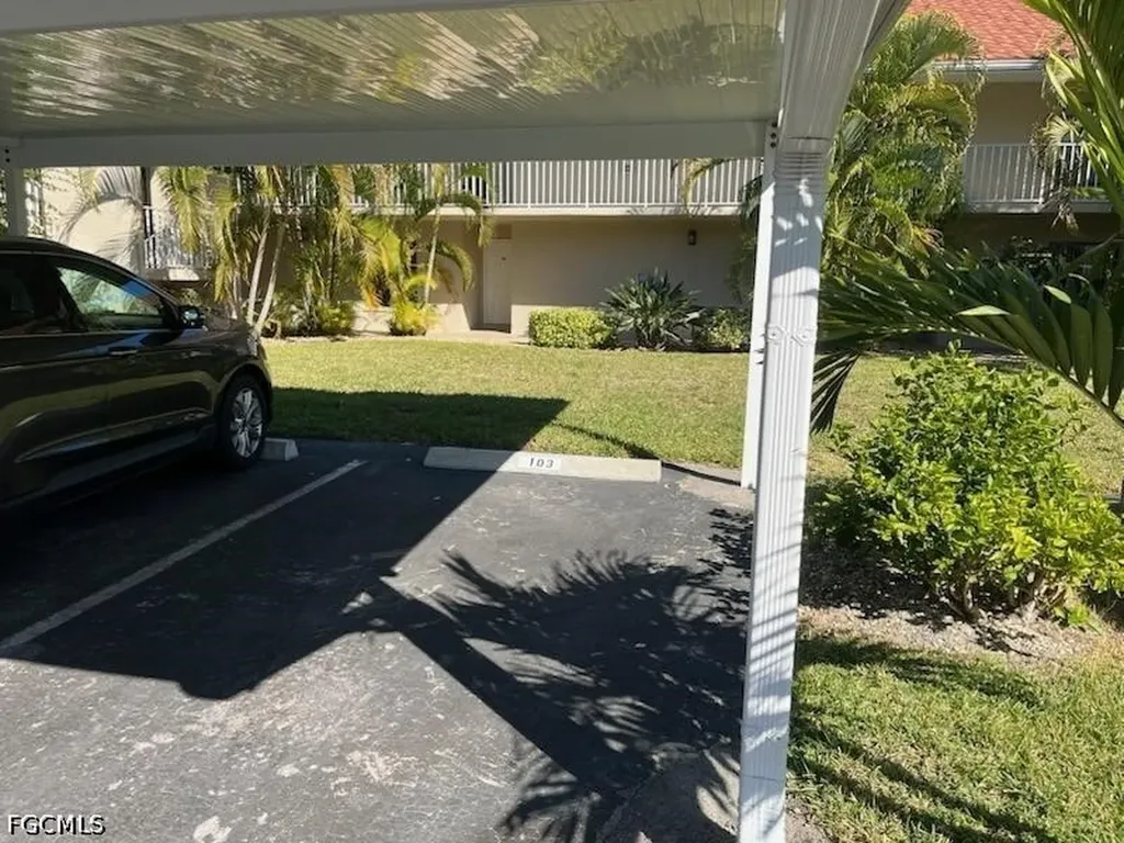 9627 Eaton Gardens Lane Fort Myers FL 33919