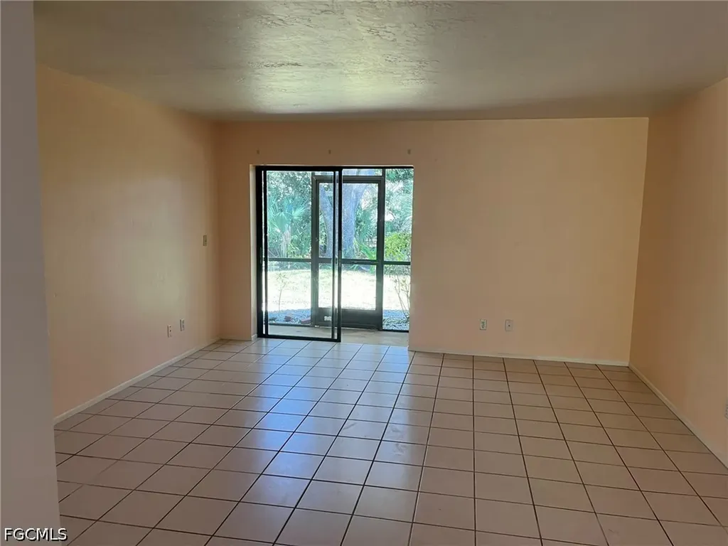 9627 Eaton Gardens Lane Fort Myers FL 33919