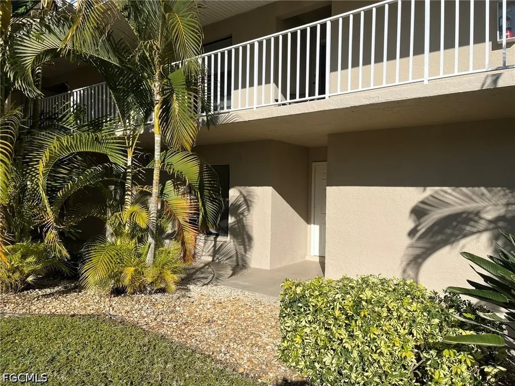 9627 Eaton Gardens Lane Fort Myers FL 33919