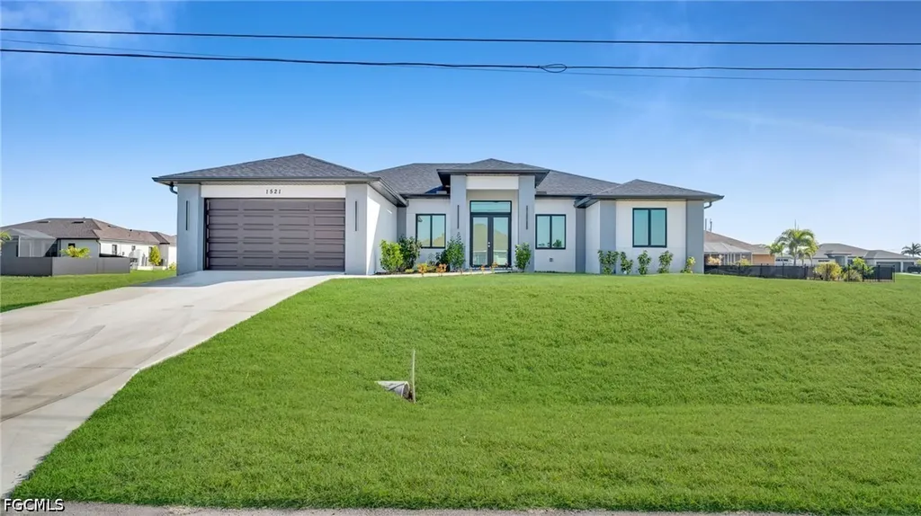 1521 NW 37th Avenue Cape Coral FL 33993
