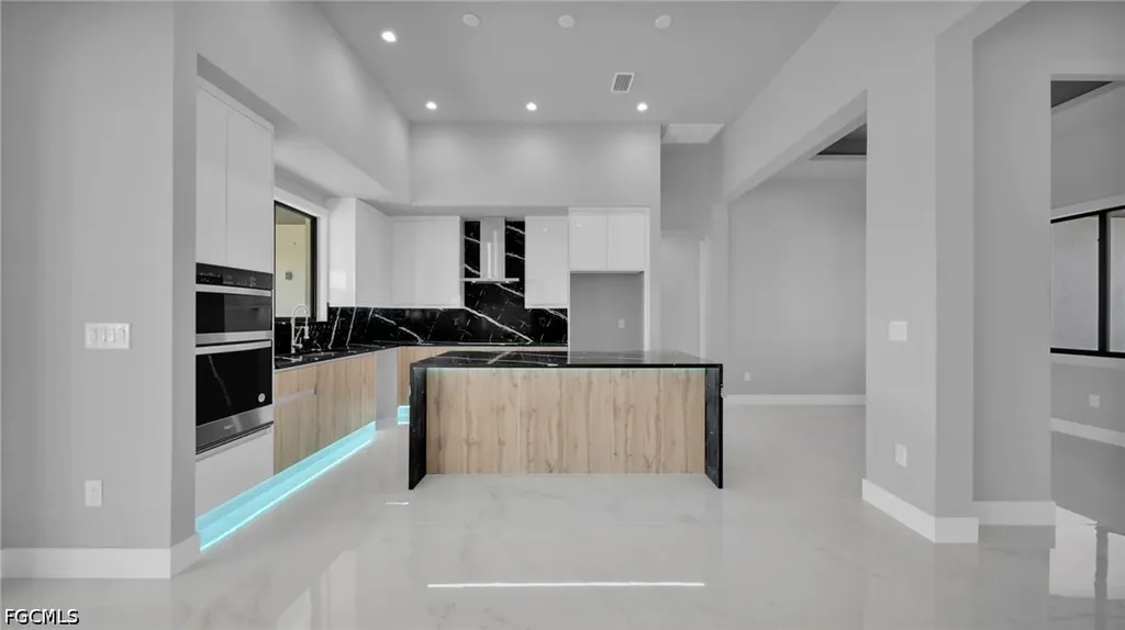 1521 NW 37th Avenue Cape Coral FL 33993