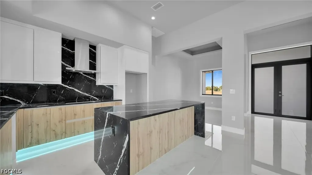 1521 NW 37th Avenue Cape Coral FL 33993