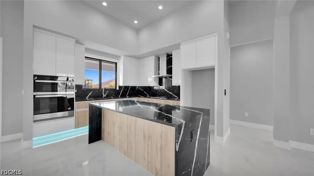 1521 NW 37th Avenue Cape Coral FL 33993