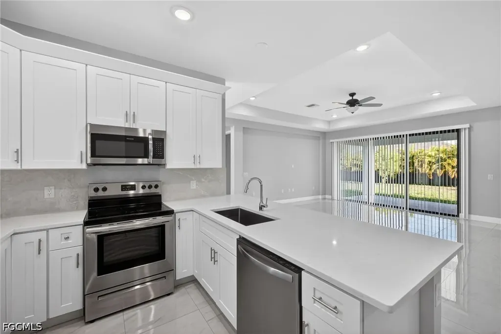 1715 SW 3rd Street Cape Coral FL 33991