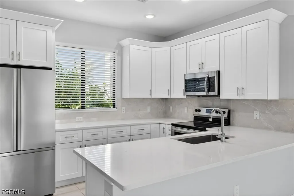 1715 SW 3rd Street Cape Coral FL 33991