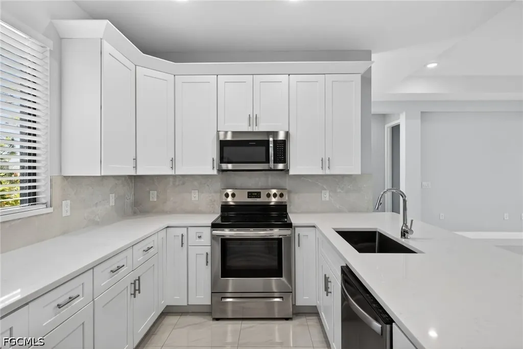 1715 SW 3rd Street Cape Coral FL 33991