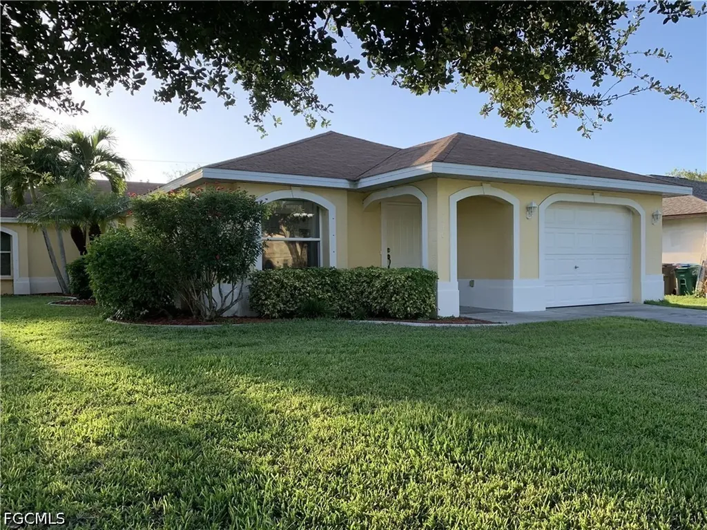 1242 SE 24th Avenue Cape Coral FL 33990