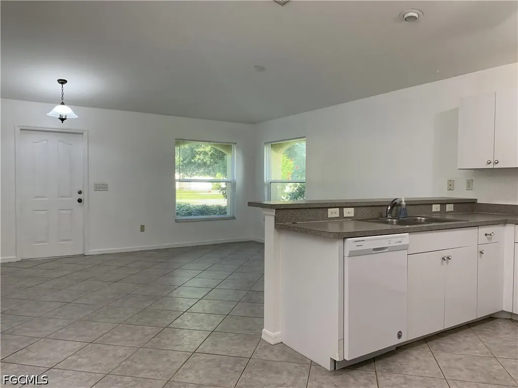 1242 SE 24th Avenue Cape Coral FL 33990