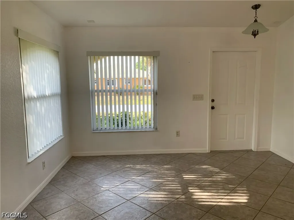 1242 SE 24th Avenue Cape Coral FL 33990