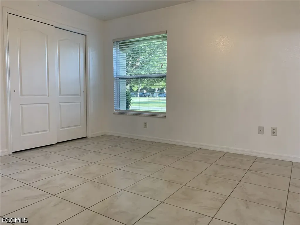 1242 SE 24th Avenue Cape Coral FL 33990