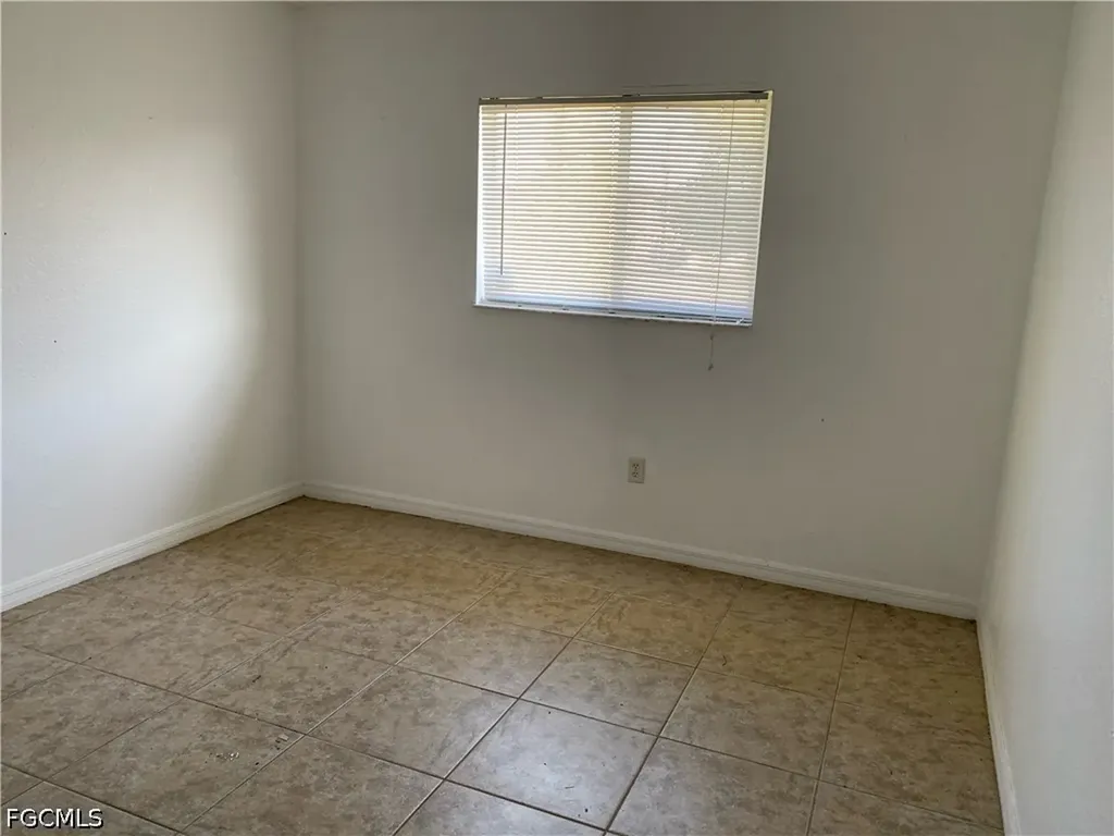 1242 SE 24th Avenue Cape Coral FL 33990