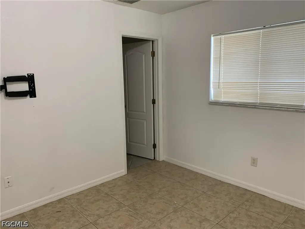 1242 SE 24th Avenue Cape Coral FL 33990