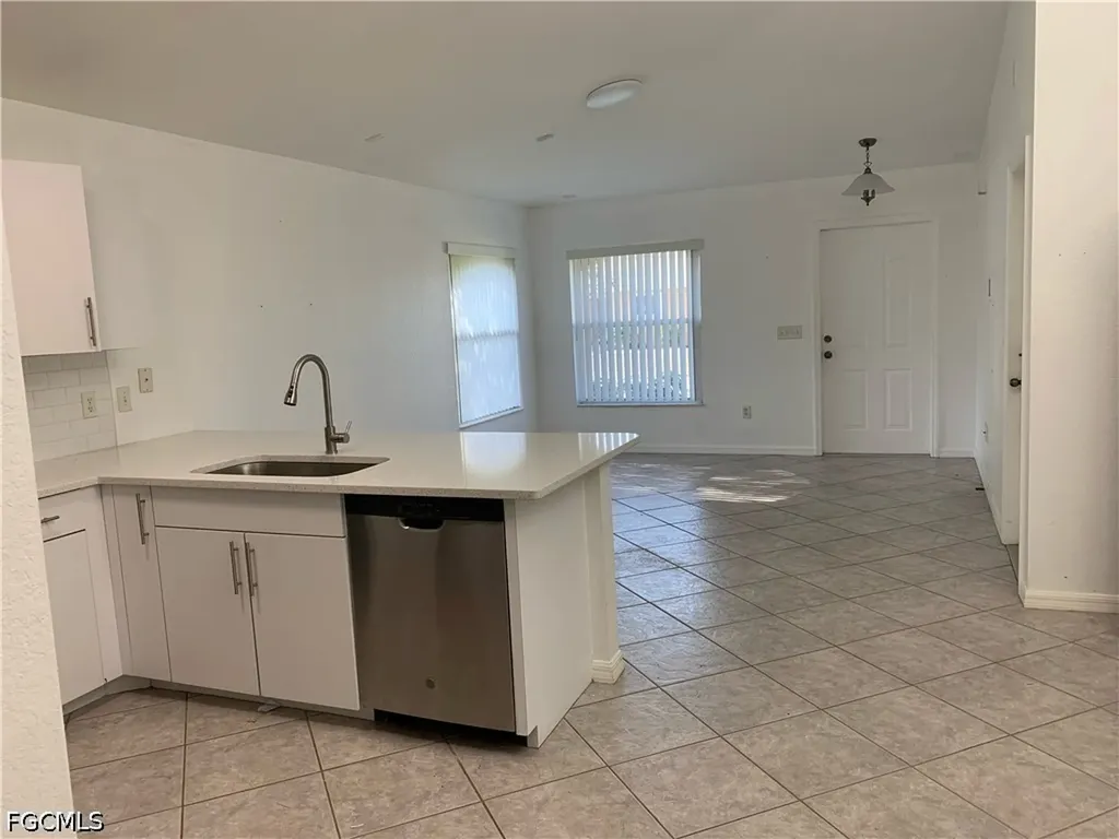 1242 SE 24th Avenue Cape Coral FL 33990