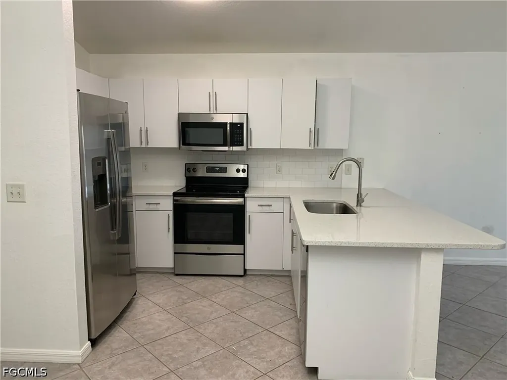 1242 SE 24th Avenue Cape Coral FL 33990