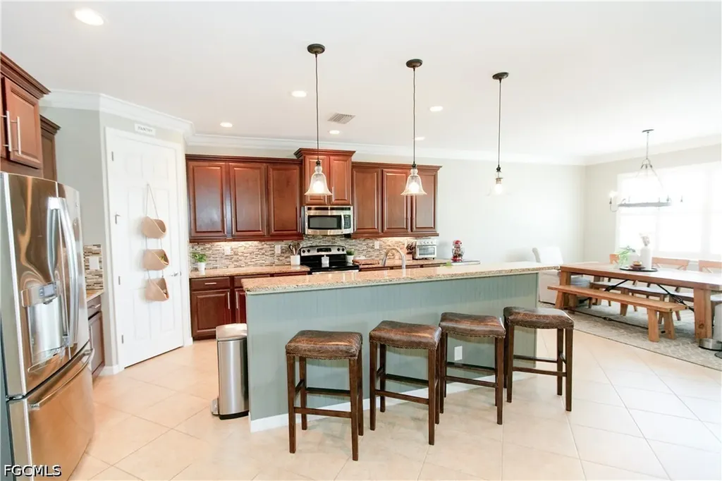 2604 Stonyhill Court Cape Coral FL 33991