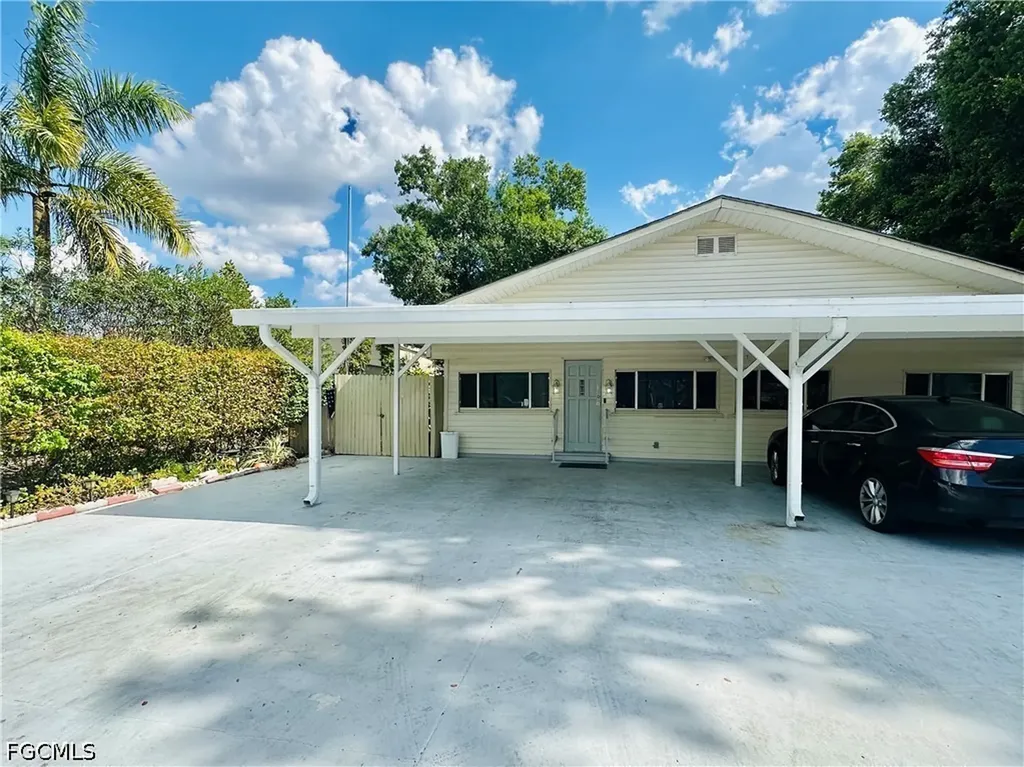 4428 Bessie Avenue Fort Myers FL 33905