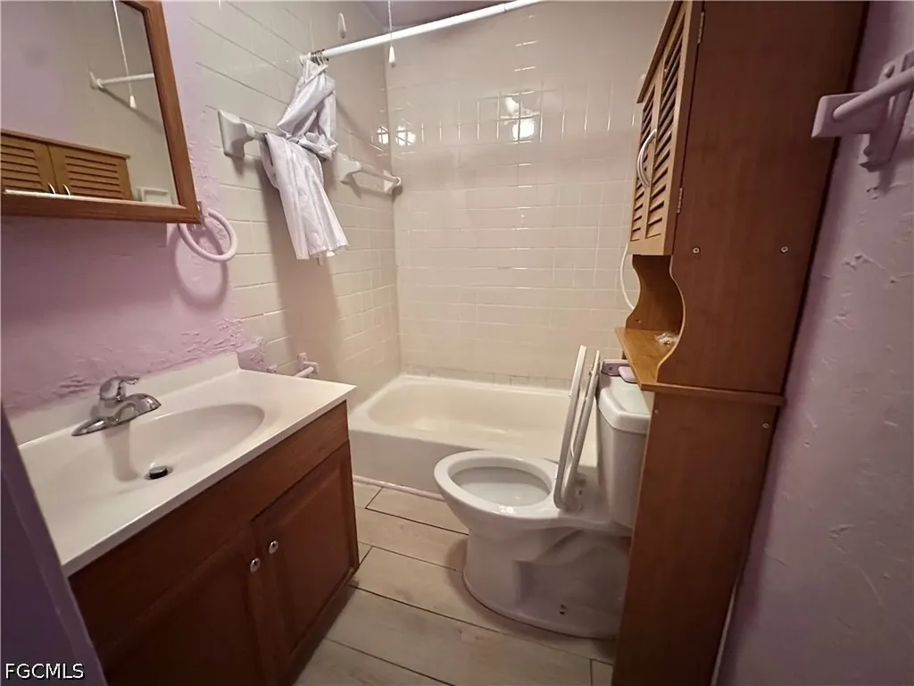 4428 Bessie Avenue Fort Myers FL 33905
