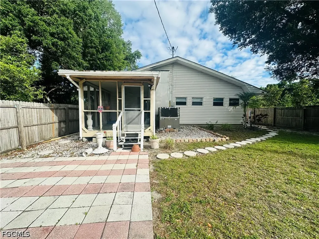 4428 Bessie Avenue Fort Myers FL 33905