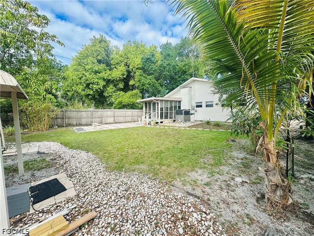 4428 Bessie Avenue Fort Myers FL 33905