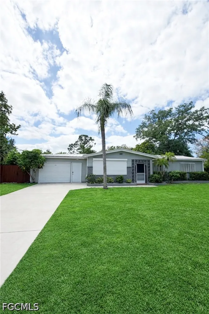 7386 Pine Drive Fort Myers FL 33967