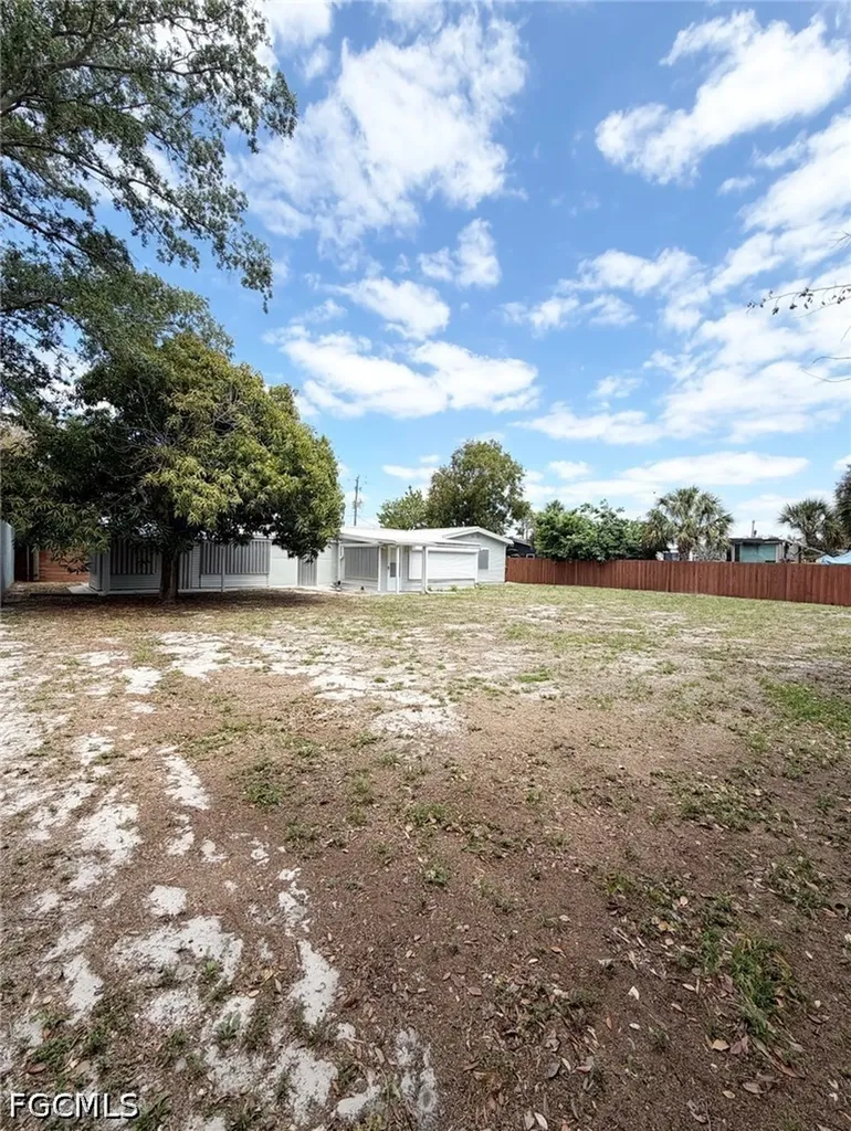 7386 Pine Drive Fort Myers FL 33967