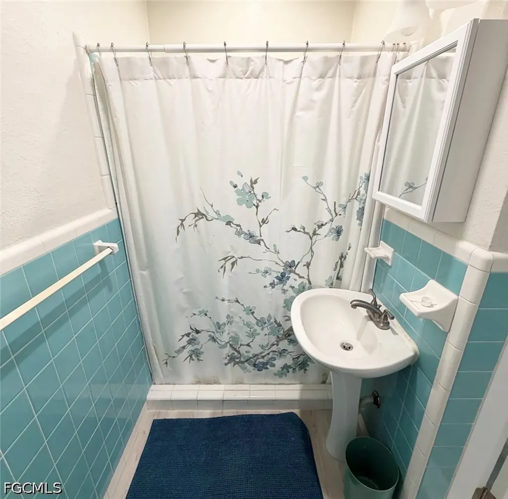7386 Pine Drive Fort Myers FL 33967