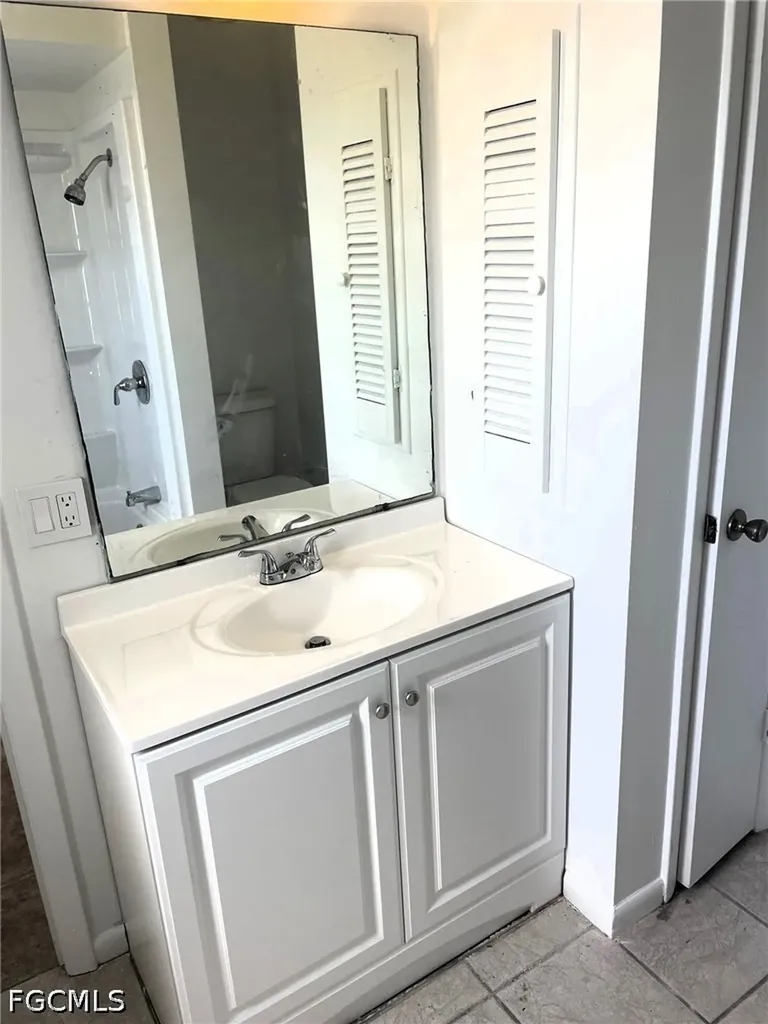 104 SE 16th Place Cape Coral FL 33990