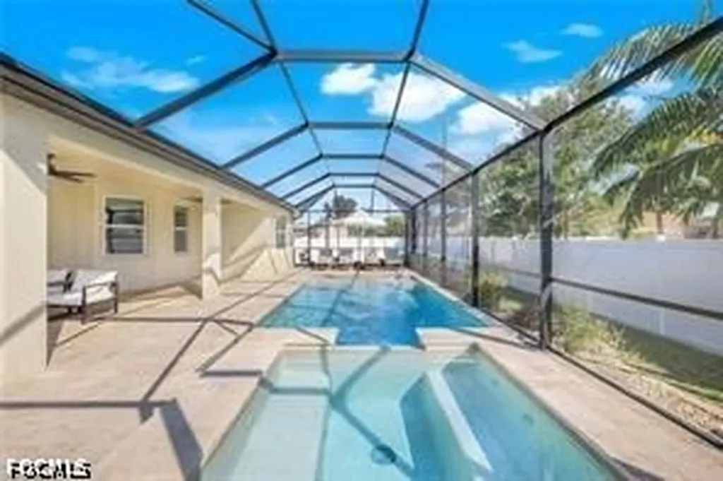 602 SE 22nd Terrace Cape Coral FL 33990