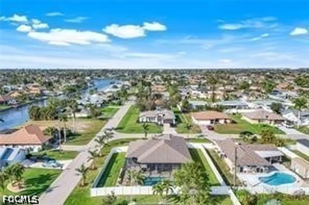 602 SE 22nd Terrace Cape Coral FL 33990