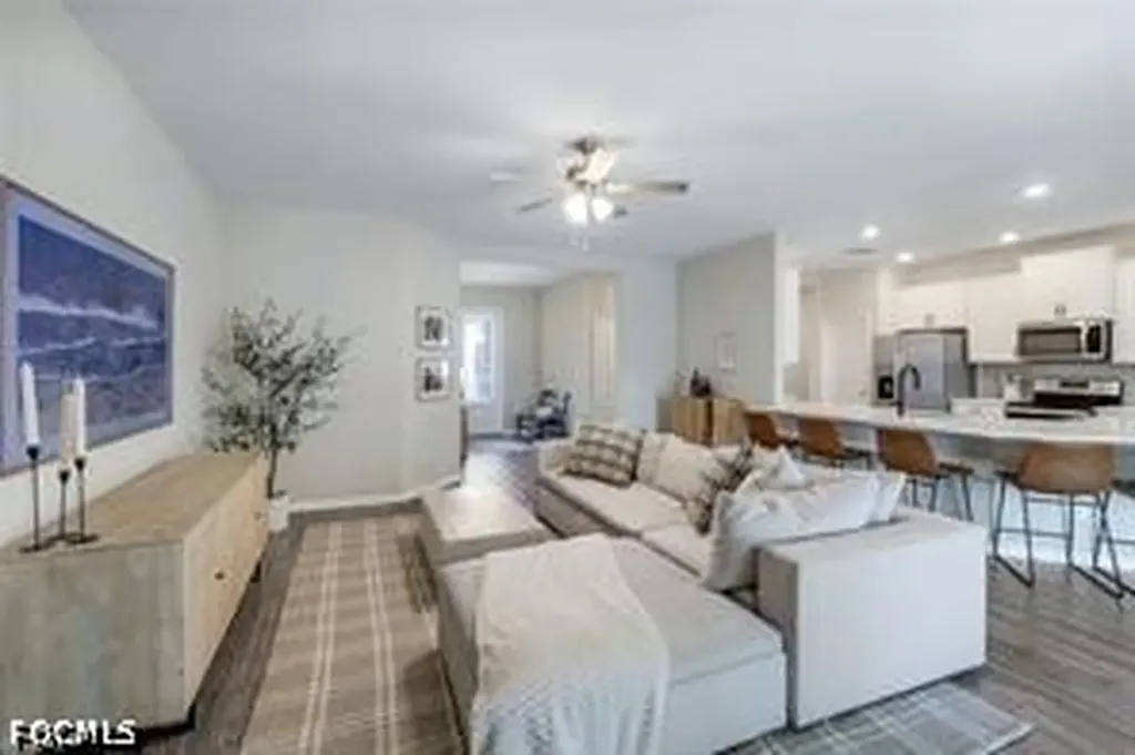 602 SE 22nd Terrace Cape Coral FL 33990